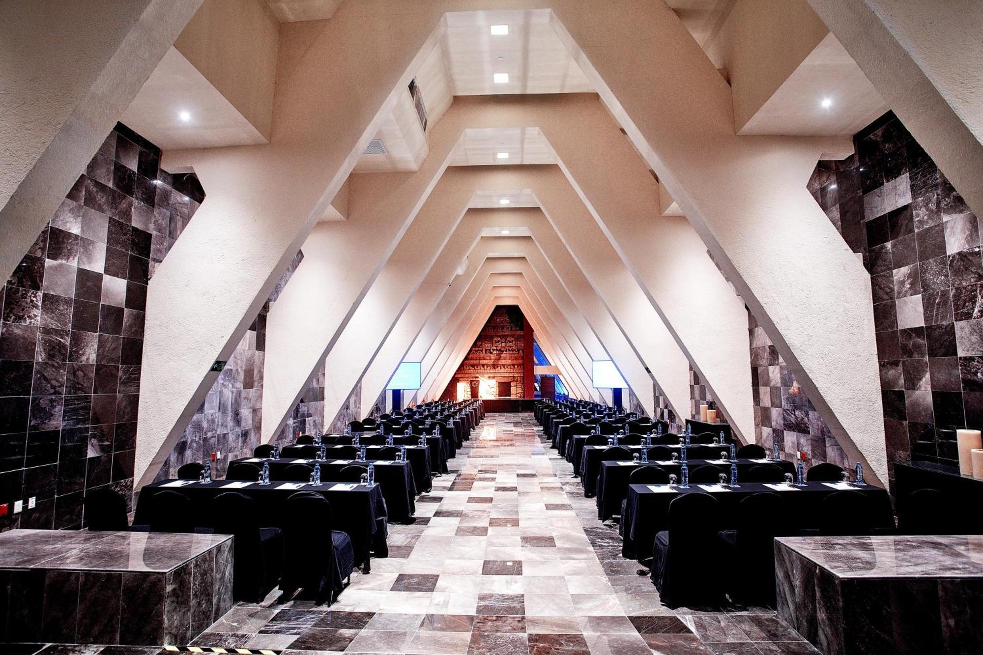 The Pyramid Cancun By Oasis Экстерьер фото The Chamber of the National Assembly