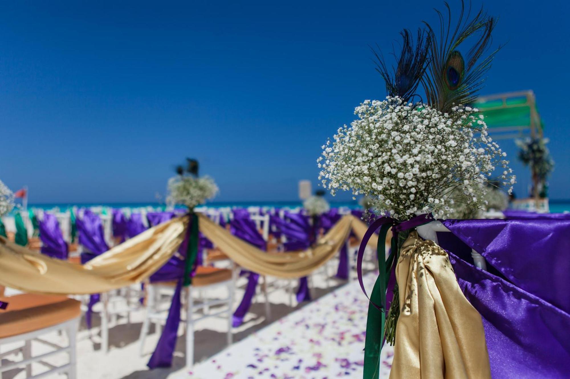 The Pyramid Cancun By Oasis Экстерьер фото A beach wedding