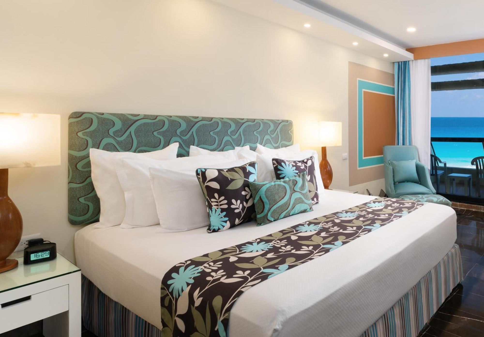 The Pyramid Cancun By Oasis Экстерьер фото Deluxe Ocean View