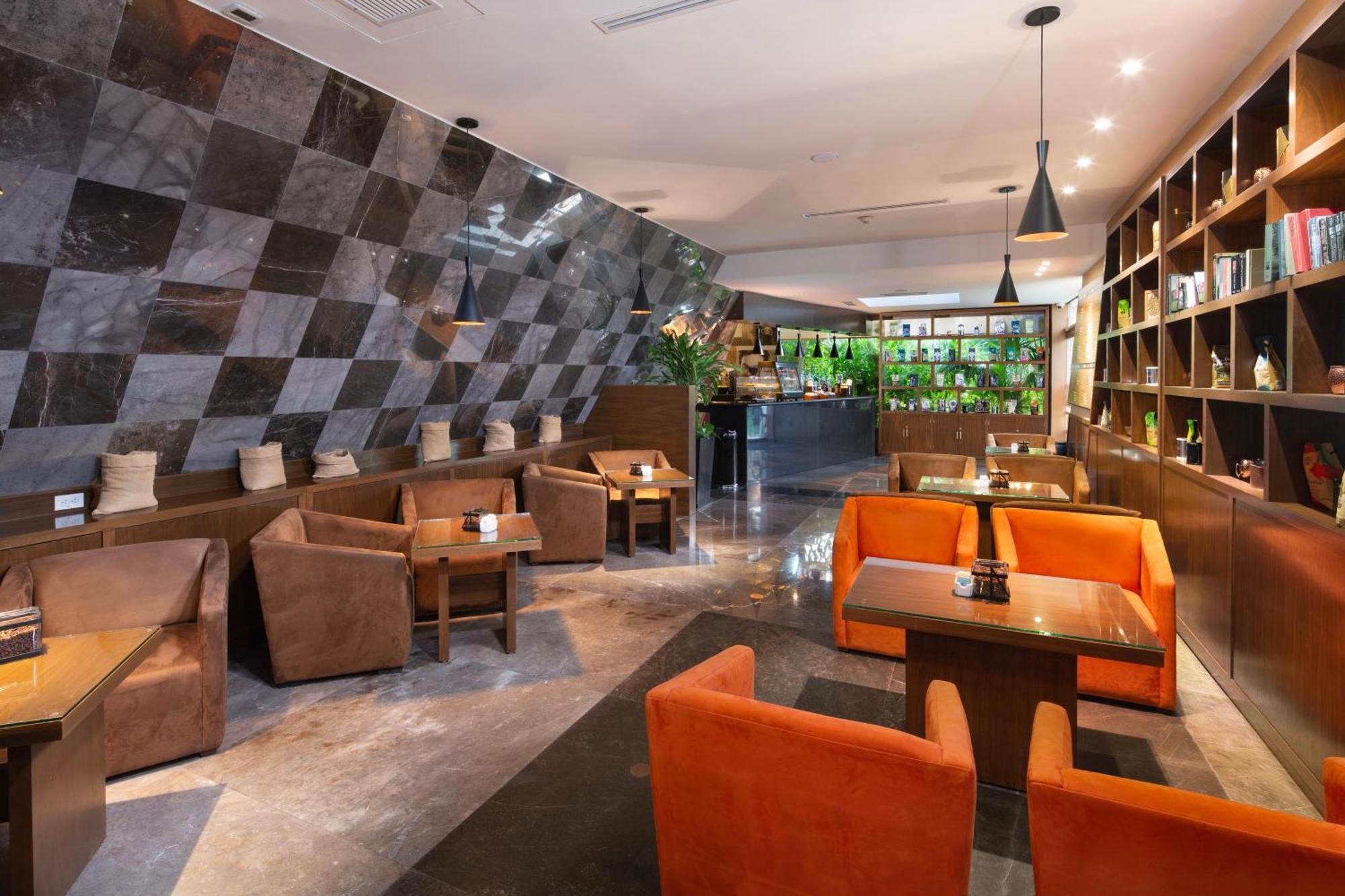 The Pyramid Cancun By Oasis Экстерьер фото The interior of the lounge