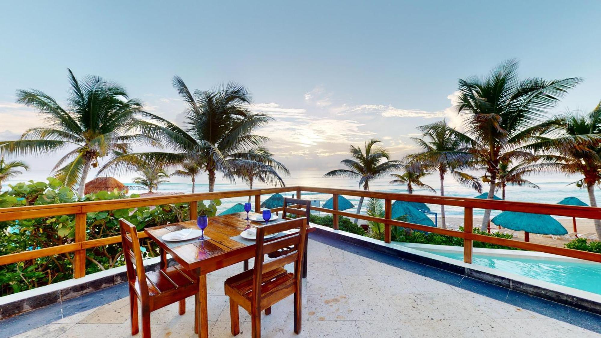 The Pyramid Cancun By Oasis Экстерьер фото Beachfront dining at the Grand Palladium Resort & Spa, Playa del Carmen, Mexico